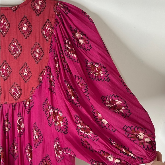 BY ANTHROPOLOGIE Pink Red Puff Sleeve Ikat Print Blouse Size Medium - Picture 4 of 15